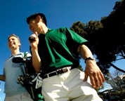 chơi golf miễn